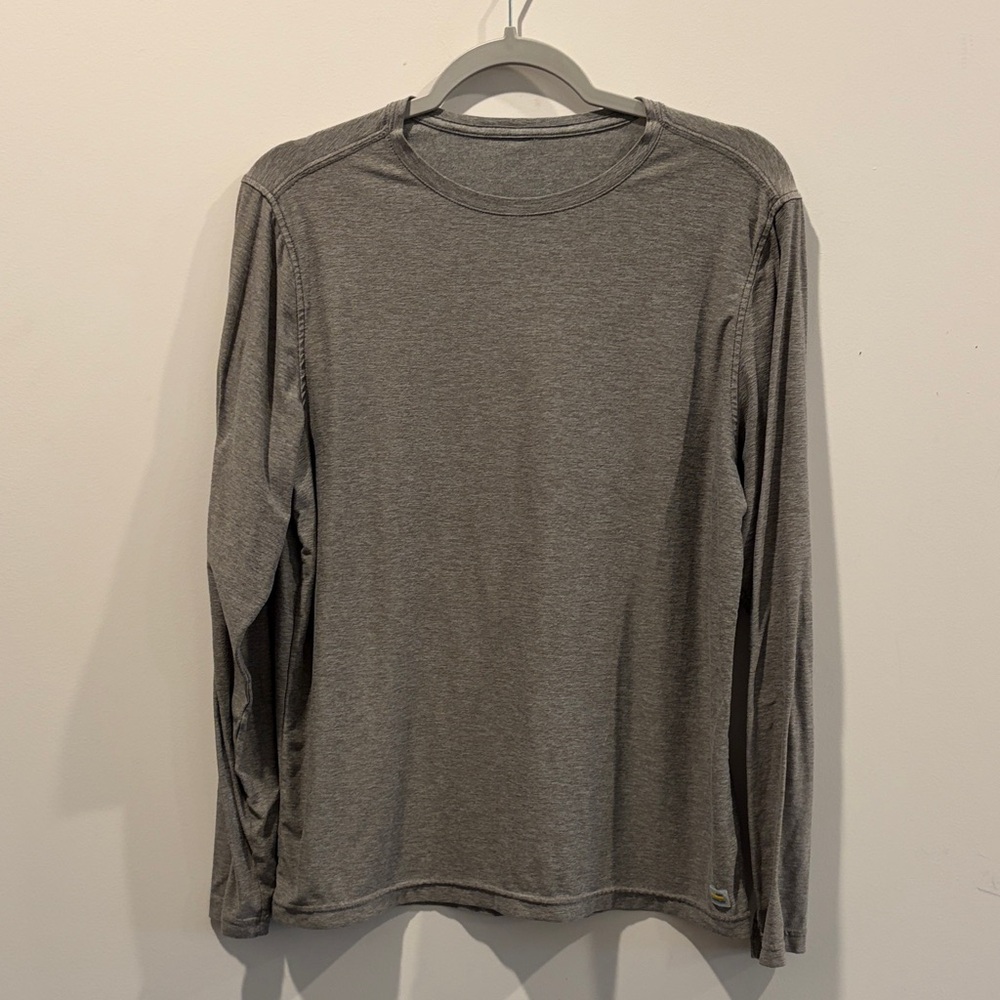 Vuori Men's Charcoal Long Sleeve Tee